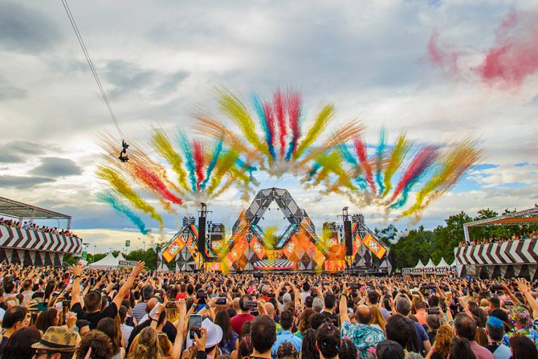 2024 Love 90 Madrid Pirotecnia Vulcano